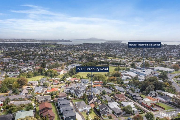 Photo of property in 2/15 Bradbury Road, Botany Downs, Auckland, 2010