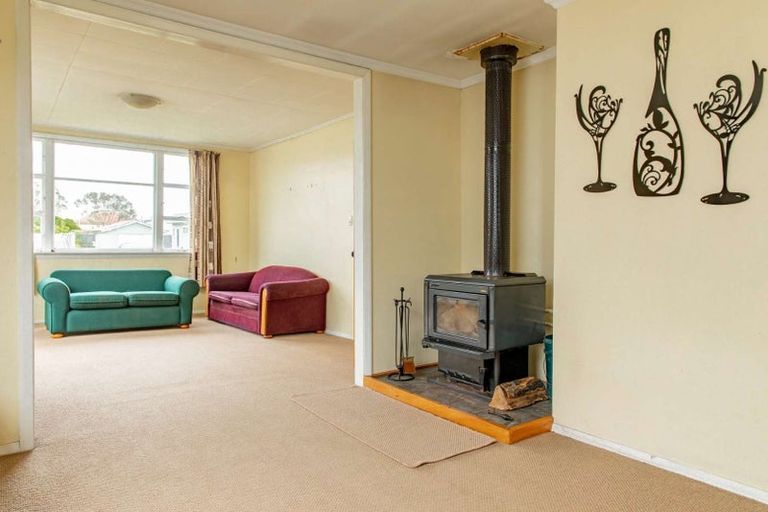 Photo of property in 35 Queen Street, Westport, 7825