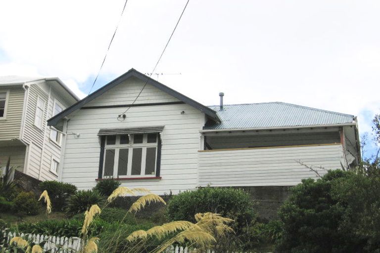 Photo of property in 5 Don Street, Island Bay, Wellington, 6023