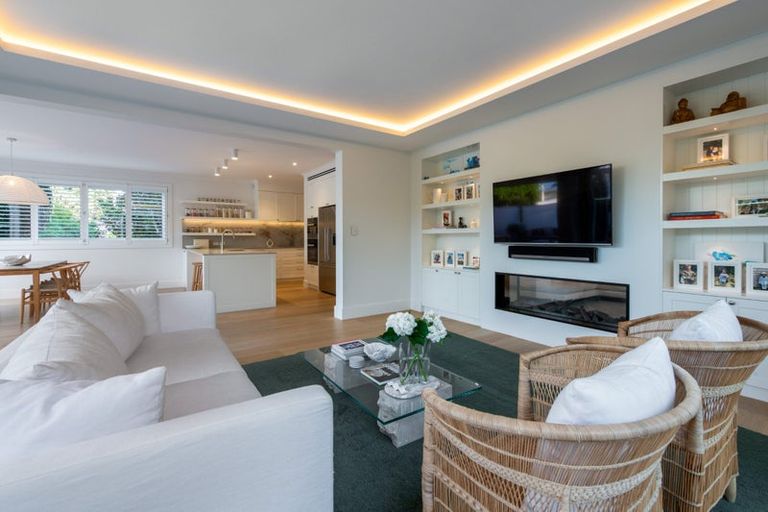 Photo of property in 1/30 Ocean View Road, Milford, Auckland, 0620