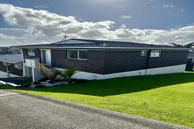 Photo of property in 2/51 Shanaway Rise, Hillcrest, Auckland, 0627