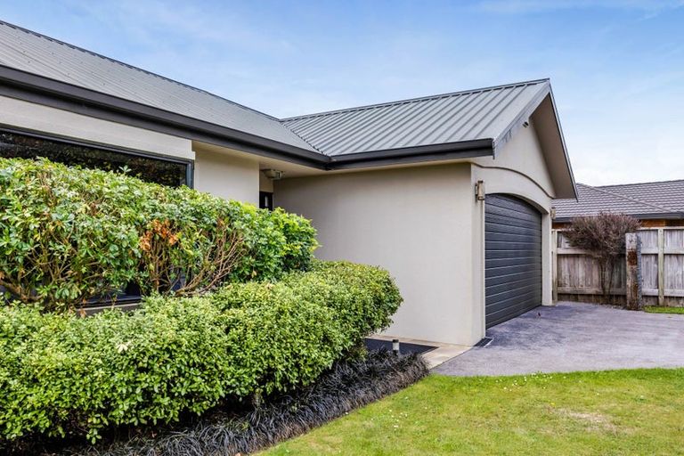 Photo of property in 3 Beech Place, Hawera, 4610