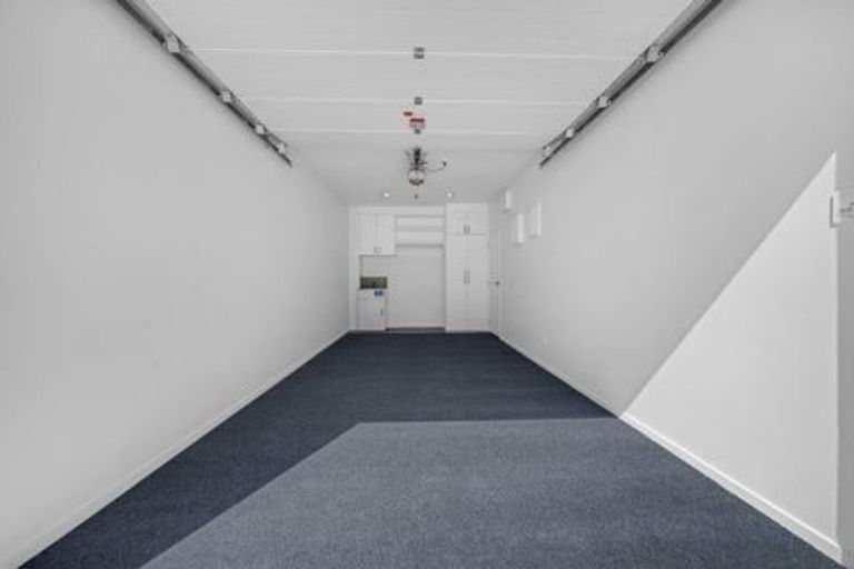 Photo of property in 9 Edgerton Road, Te Atatu Peninsula, Auckland, 0610