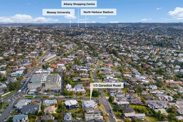 Photo of property in 1/3 Garadice Road, Rothesay Bay, Auckland, 0630