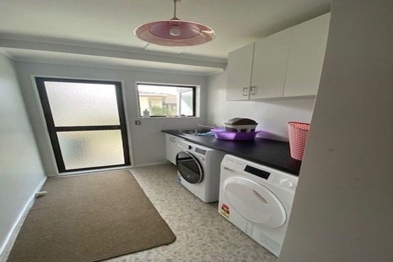 Photo of property in 14 Cullen Place, Tawa, Wellington, 5028