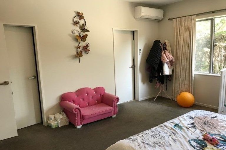 Photo of property in 76 Kyle Road, Greenhithe, Auckland, 0632