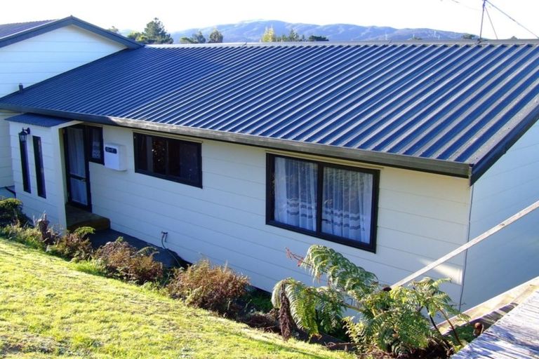 Photo of property in 14a Fenchurch Grove, Stokes Valley, Lower Hutt, 5019