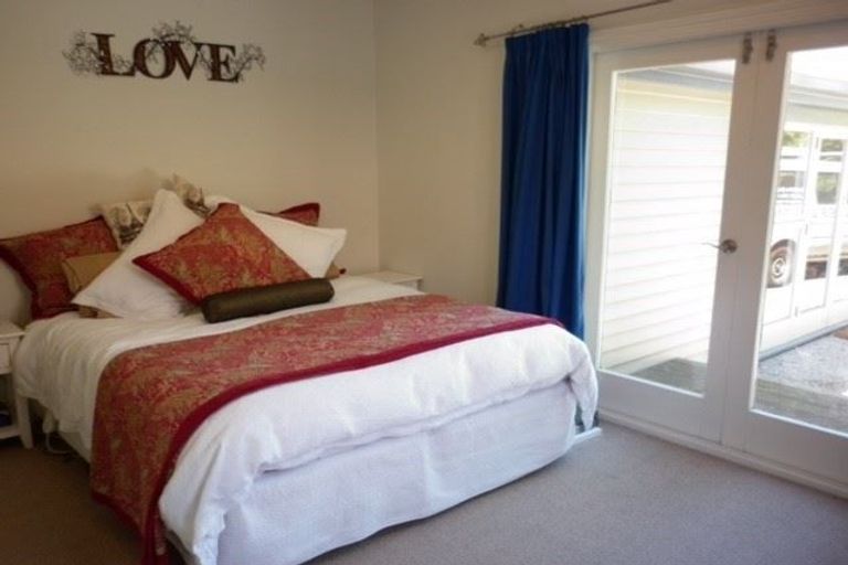 Photo of property in 100 Innes Road, St Albans, Christchurch, 8052