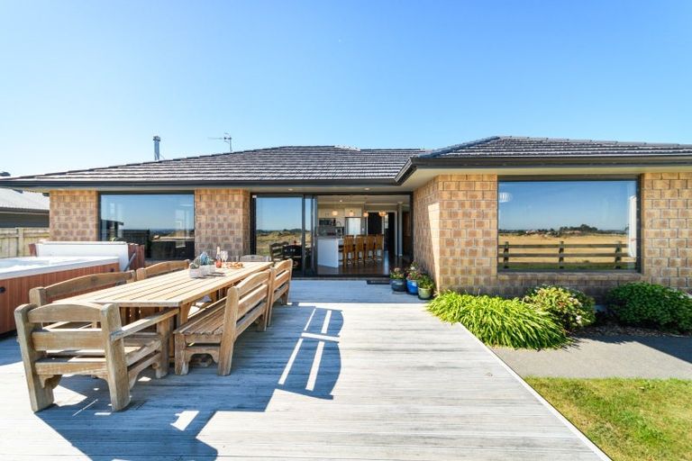 Photo of property in 23 Silicon Way, Fitzherbert, Palmerston North, 4410