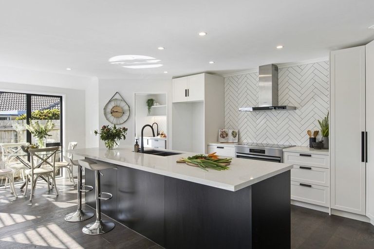 Photo of property in 6 Thirlmere Rise, Northpark, Auckland, 2013