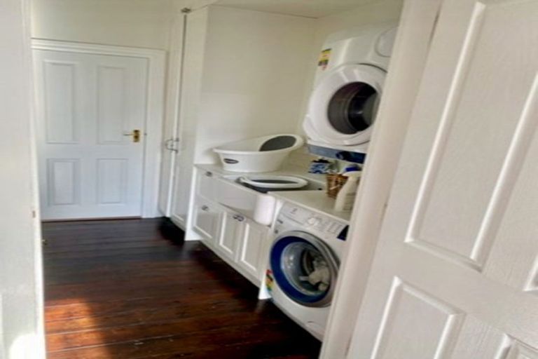 Photo of property in 49 Aurora Terrace, Kelburn, Wellington, 6012