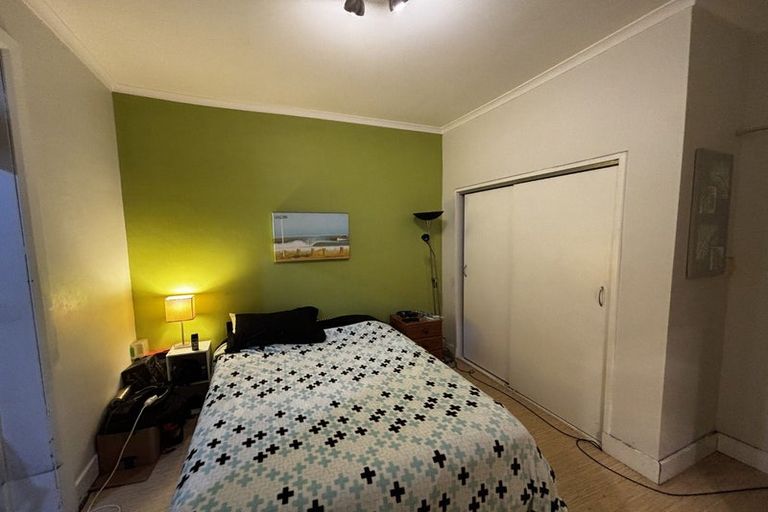 Photo of property in Devonport Apartments, 23/127 Saint Aubyn Street, New Plymouth, 4310