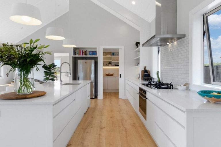 Photo of property in 14 Shearwater Lane, Point Wells, 0986