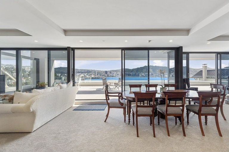 Photo of property in 4/308 Oriental Parade, Oriental Bay, Wellington, 6011