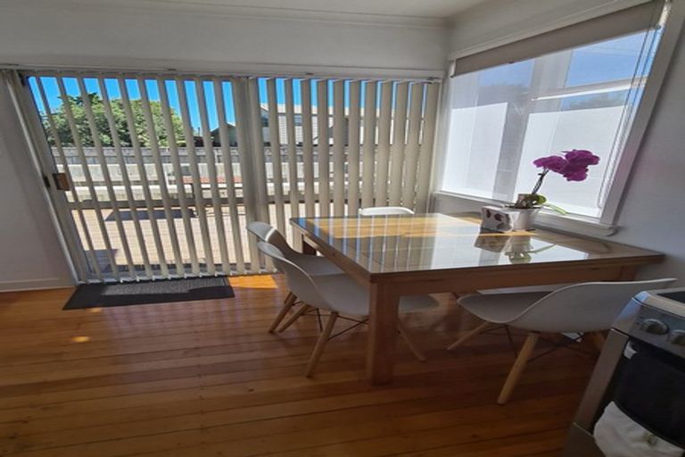 Photo of property in 19 Cologne Street, Martinborough, 5711