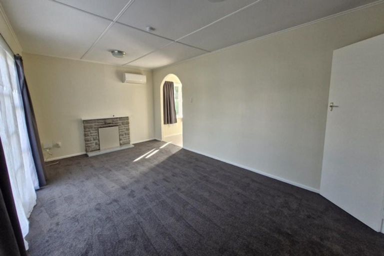 Photo of property in 24 Ruthven Road, Wainuiomata, Lower Hutt, 5014