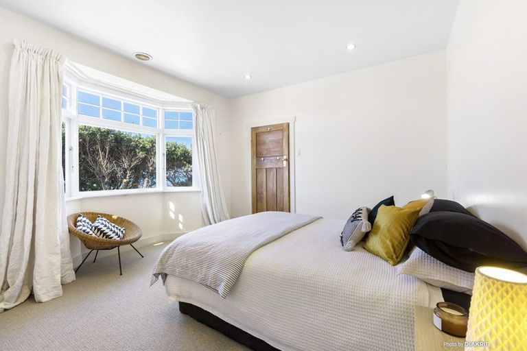 Photo of property in 382 The Esplanade, Island Bay, Wellington, 6023