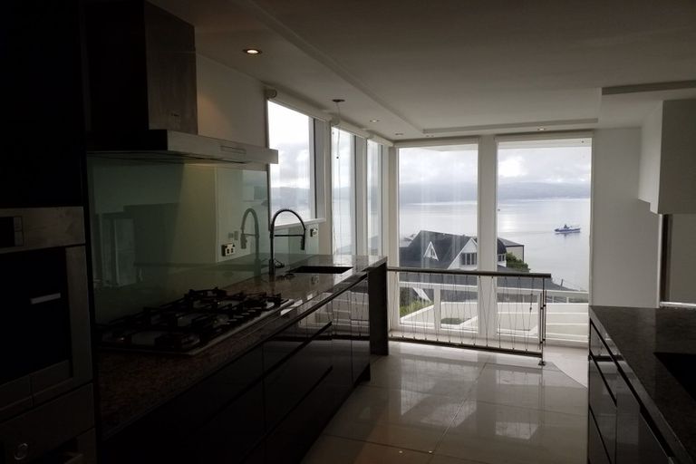 Photo of property in 11 Robieson Street, Roseneath, Wellington, 6011