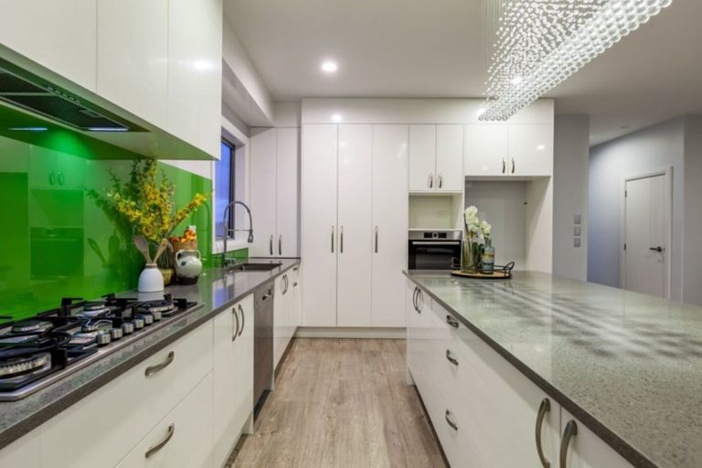 Photo of property in 20 Bridget Court, Red Beach, 0932