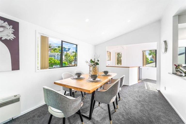 Photo of property in 10 Penguin Drive, Murrays Bay, Auckland, 0630