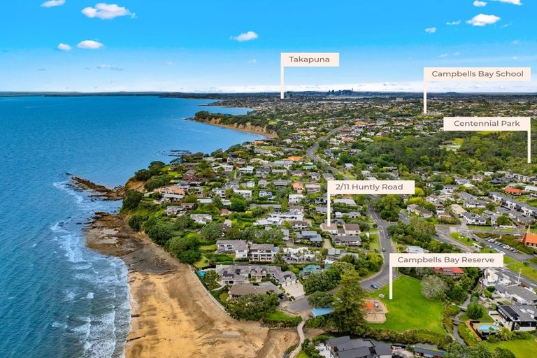 Photo of property in 2/11 Huntly Road, Campbells Bay, Auckland, 0630