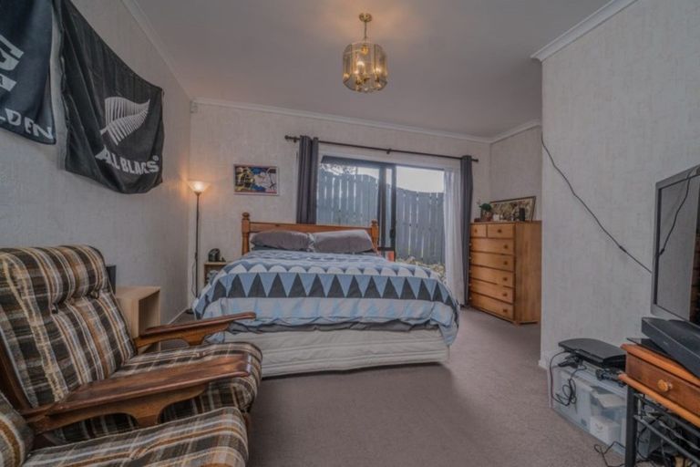 Photo of property in 27 Kiwi Esplanade, Mangere Bridge, Auckland, 2022