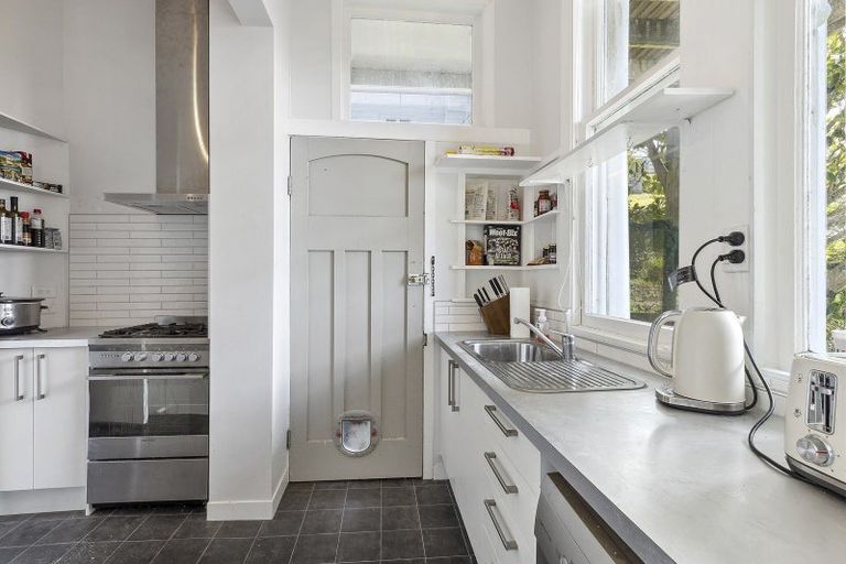 Photo of property in 34 Connaught Terrace, Brooklyn, Wellington, 6021