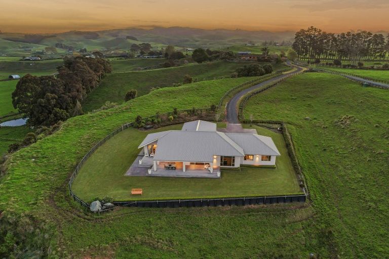 Photo of property in 766a Back Miranda Road, Pukorokoro / Miranda, Thames, 3576