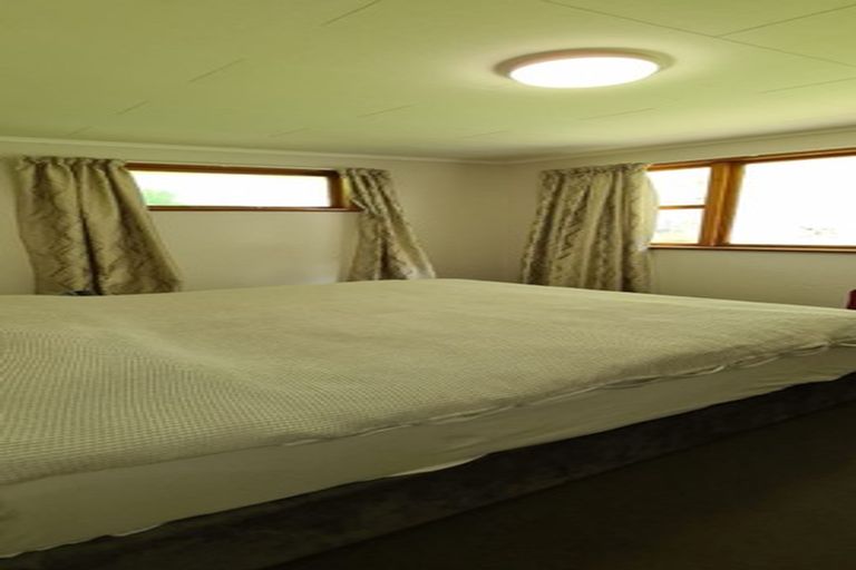 Photo of property in 296 Main Road, Tawa, Wellington, 5028