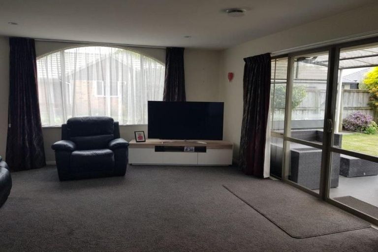 Photo of property in 432a Harewood Road, Harewood, Christchurch, 8051