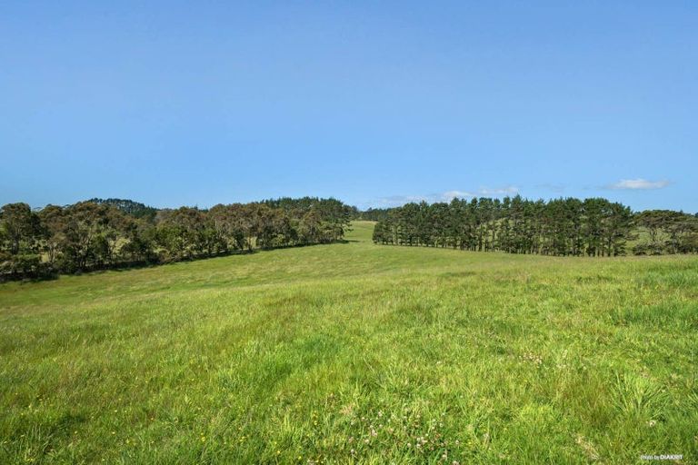 Photo of property in 141 Amreins Road, Taupaki, Henderson, 0782