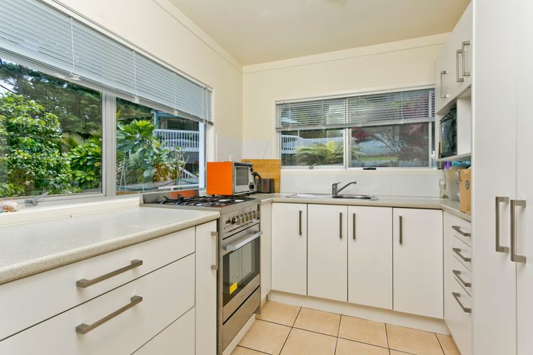 Photo of property in 27 Baddeleys Beach Road, Tawharanui Peninsula, Matakana, 0986