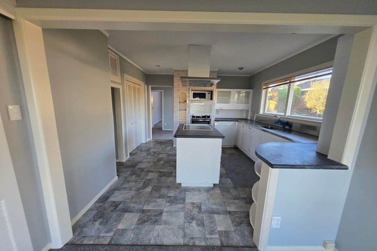 Photo of property in 17a Te Anau Place, Pakuranga Heights, Auckland, 2010