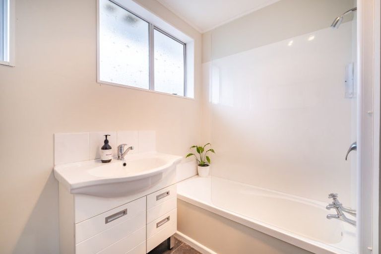 Photo of property in 1/32 Hartford Crescent, Totara Park, Upper Hutt, 5018