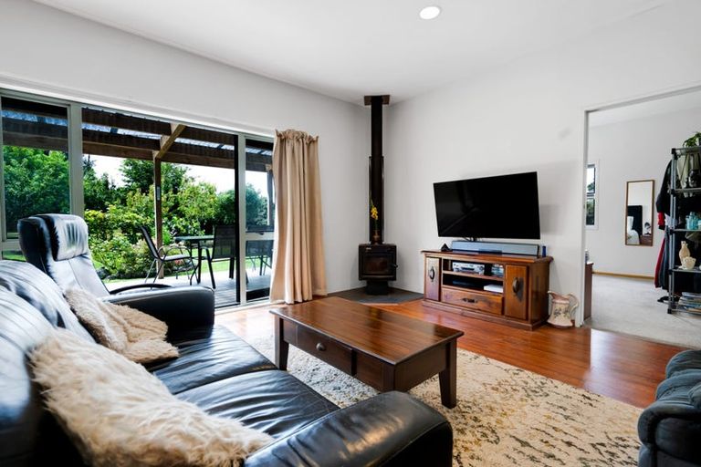 Photo of property in 2952 Eltham Road, Opunake, 4682