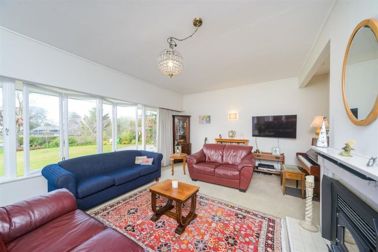 Photo of property in 35 Wanganui Road, Marton, 4710