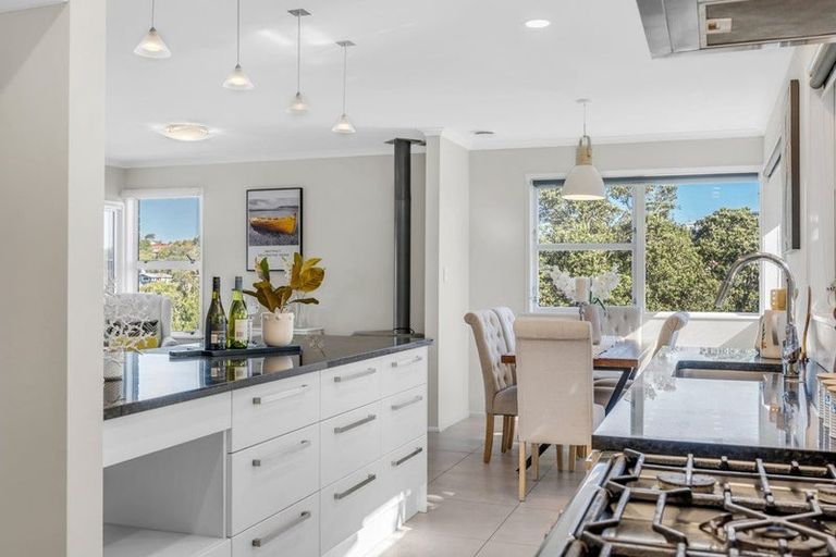 Photo of property in 36 Compton Street, Hillcrest, Auckland, 0627