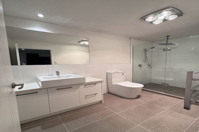 Photo of property in 13 Meritage Lane, Te Atatu South, Auckland, 0610