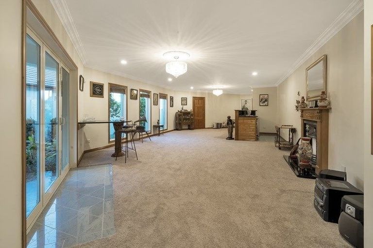 Photo of property in 18 Stevenson Way, Cockle Bay, Auckland, 2014