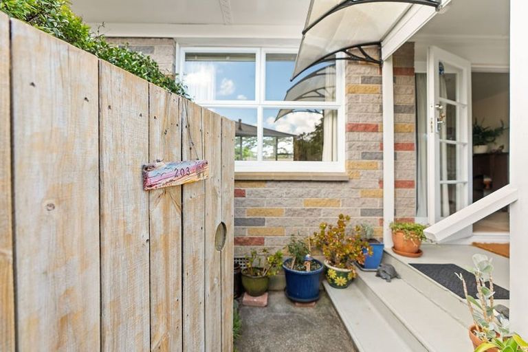 Photo of property in 203 Parkhurst Road, Parakai, 0830