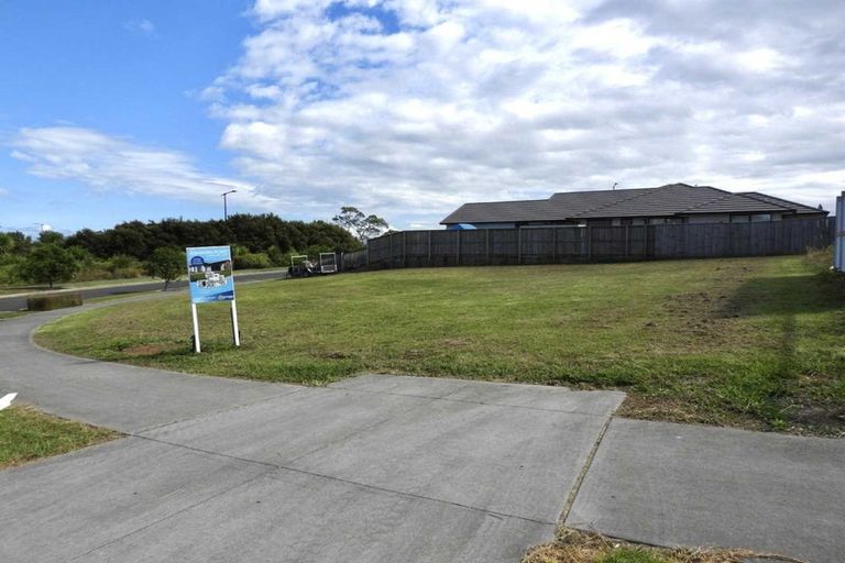 Photo of property in 28 Omahuru Road, Glenbrook, 2681