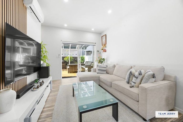 Photo of property in 14 Te Kaapia Road, Papakura, 2110