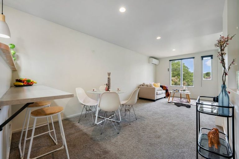 Photo of property in 435b West Coast Road, Glen Eden, Auckland, 0602