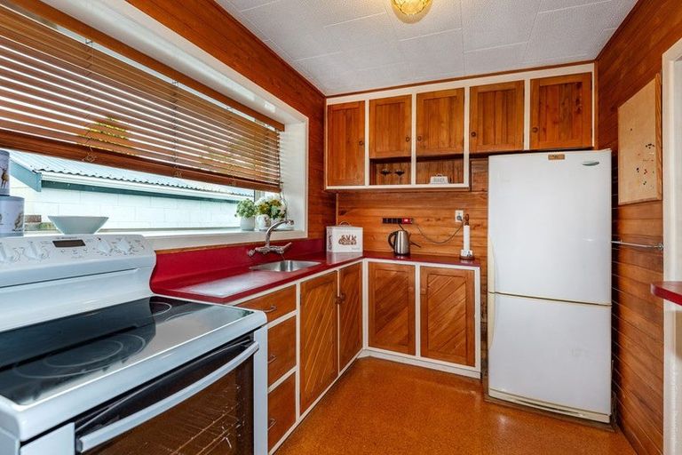 Photo of property in 16 Freebairn Street, Redwood, Christchurch, 8051