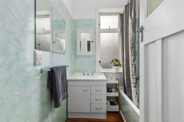 Photo of property in 91 Riverside Drive, Waiwhetu, Lower Hutt, 5010