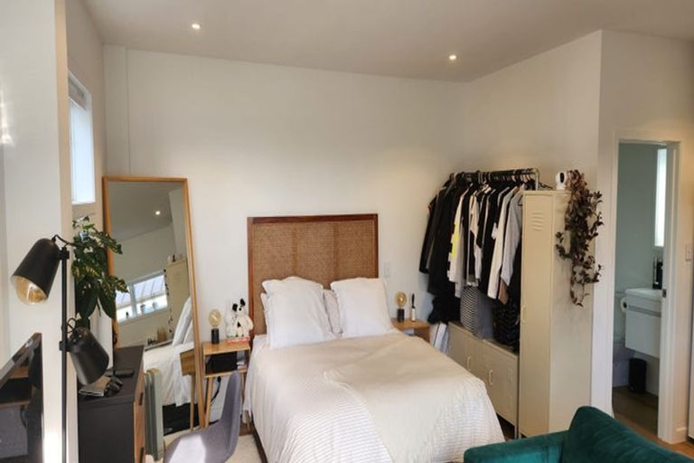 Photo of property in 37 Gulf View Road, Murrays Bay, Auckland, 0630