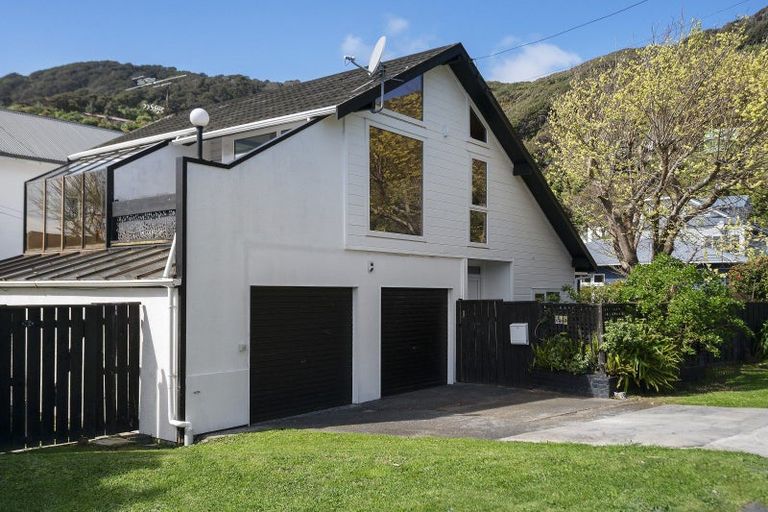 Photo of property in 407 Muritai Road, Eastbourne, Lower Hutt, 5013
