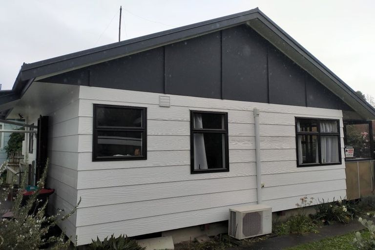 Photo of property in 8 Mangarau Crescent, Havelock North, 4130