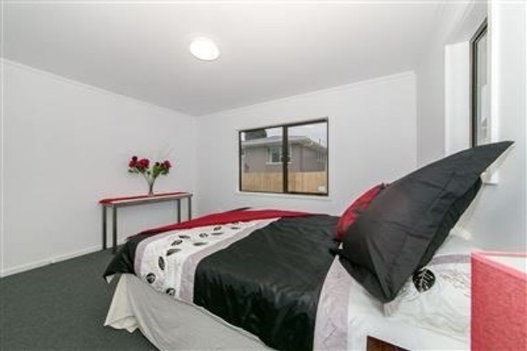 Photo of property in 36 Riverpark Crescent, Henderson, Auckland, 0610