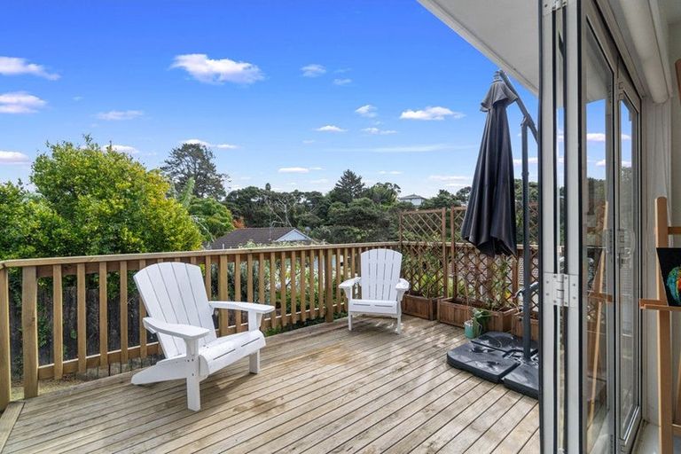 Photo of property in 3a Katrina Place, Massey, Auckland, 0614
